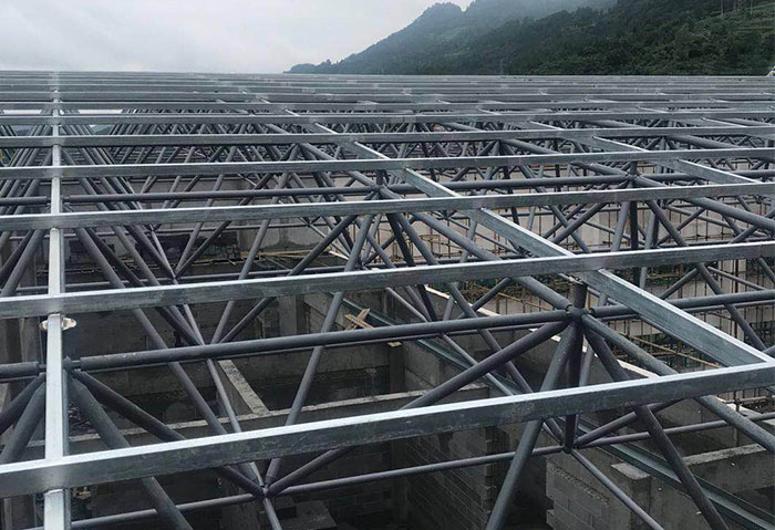 格尔木仁怀冠英学校艺体楼网架