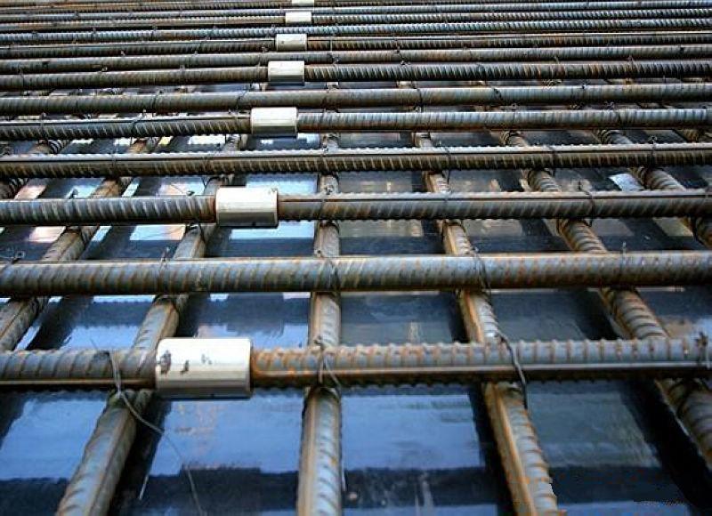 格尔木为什么建楼房时，要在钢筋上加一排小圆环？原来作用这么大